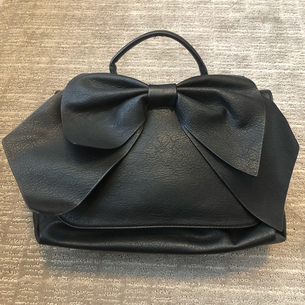 Black crossbody with bow detail